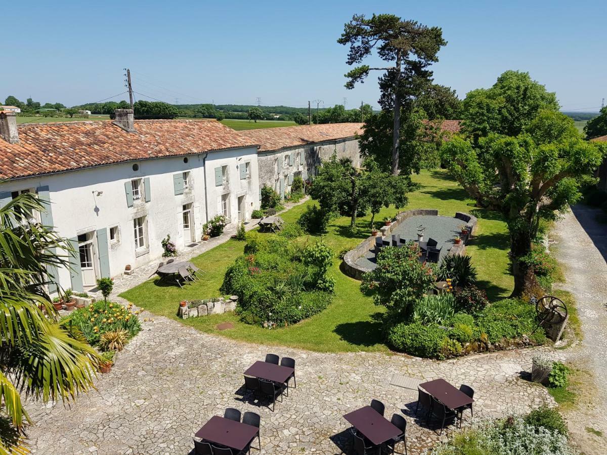 Domaine De Chantageasse Asnieres-la-Giraud Exterior photo